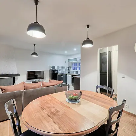 Tamaris Corner House